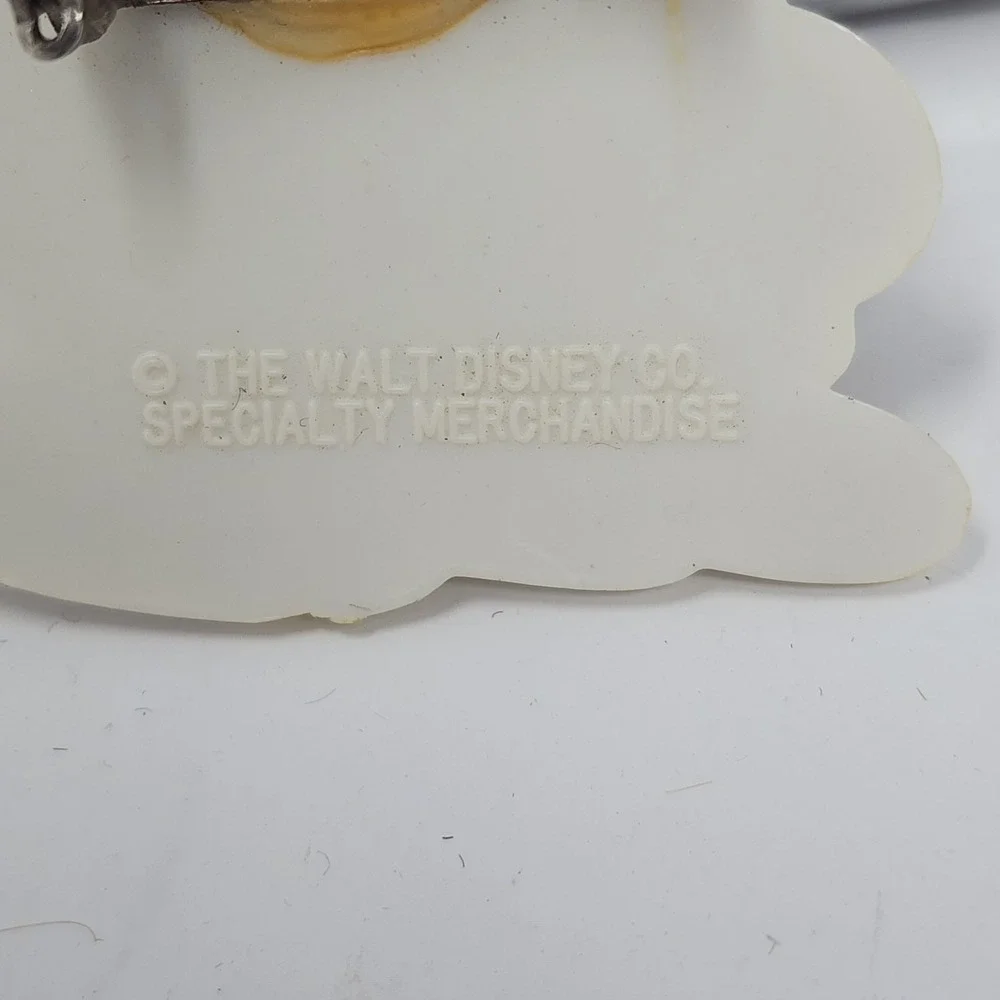 Vintage Disney World 1980s Traveling Mickey Mouse Traveling Man‎ Suitcase Pin